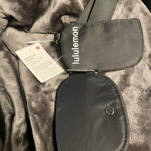 Lululemon Dual Pouch Wristlet-Black *NWT*